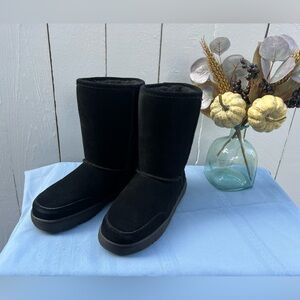 BearPaw Live Life Comfortably Boots ☃️